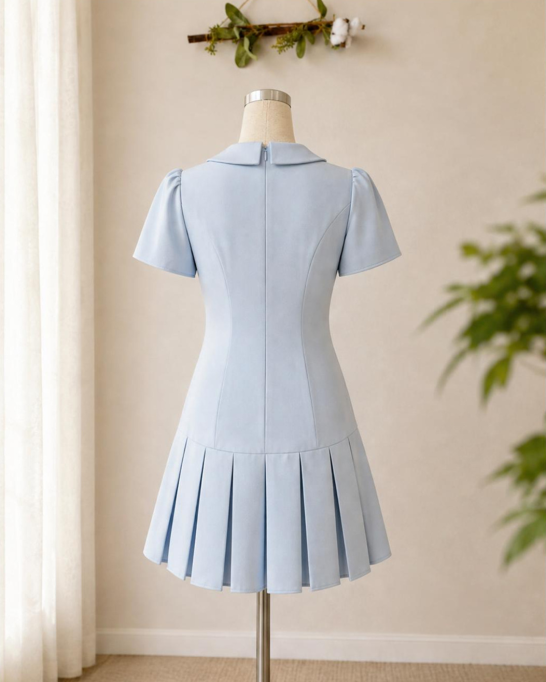 Zelia – Váy Mini Cổ tròn Xếp Ly Tùng Dưới — Xanh baby — Sau · Rõ sản phẩm · Khác
