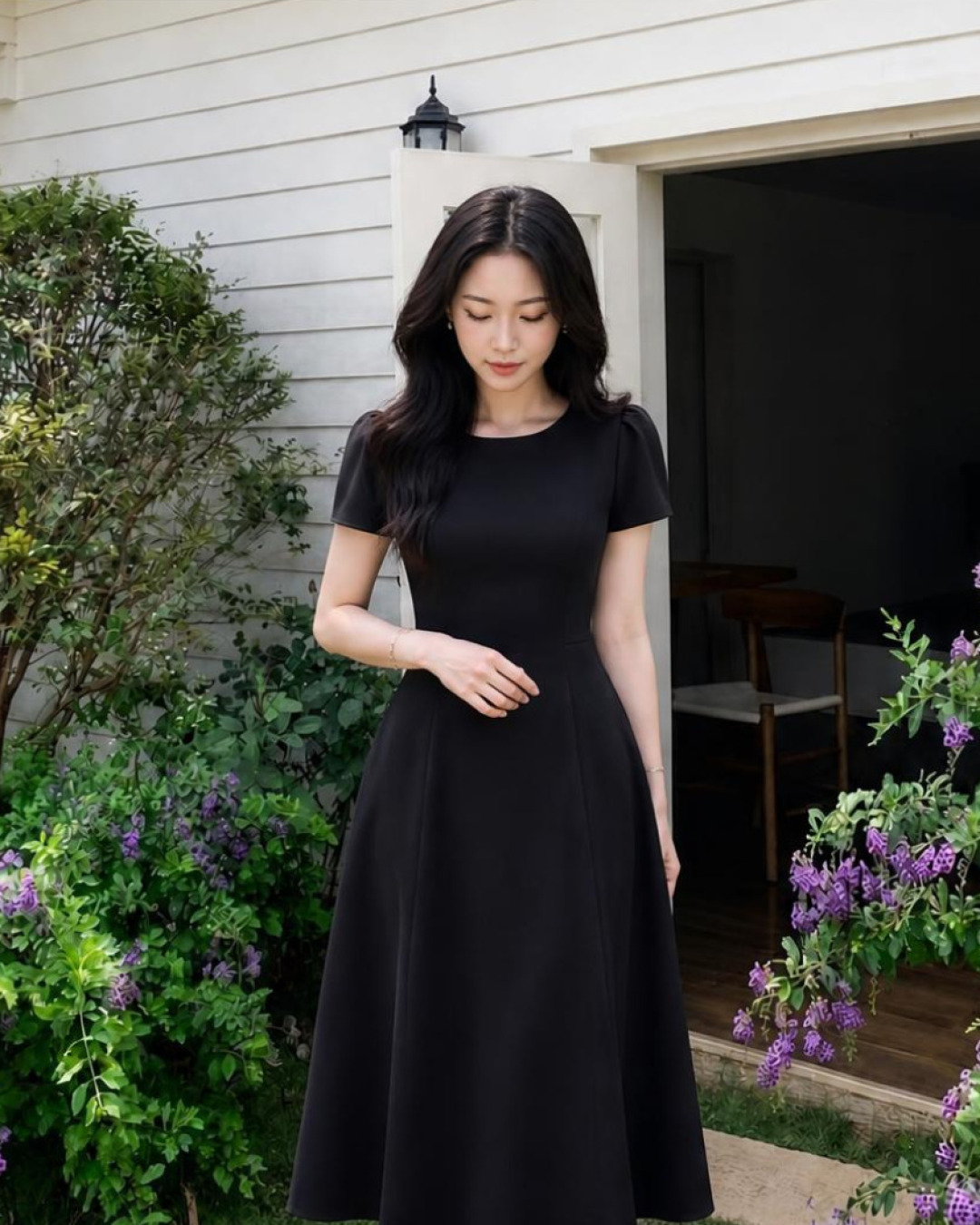 Xyra – Váy chữ A Midi Cổ tròn Túi Chéo — Đen