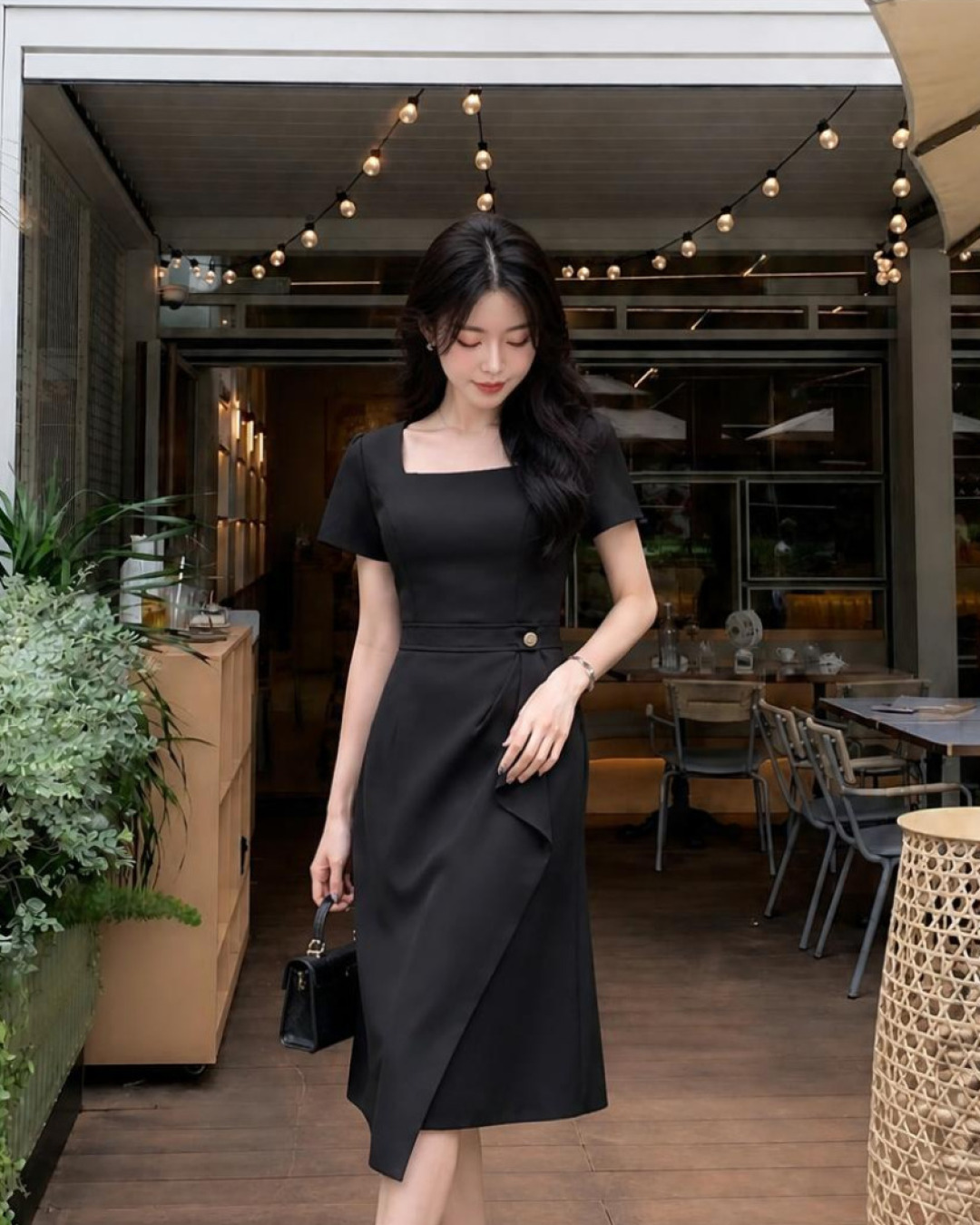 Nini – Váy Xoè A Midi Cổ vuông Bèo Chéo — Đen
