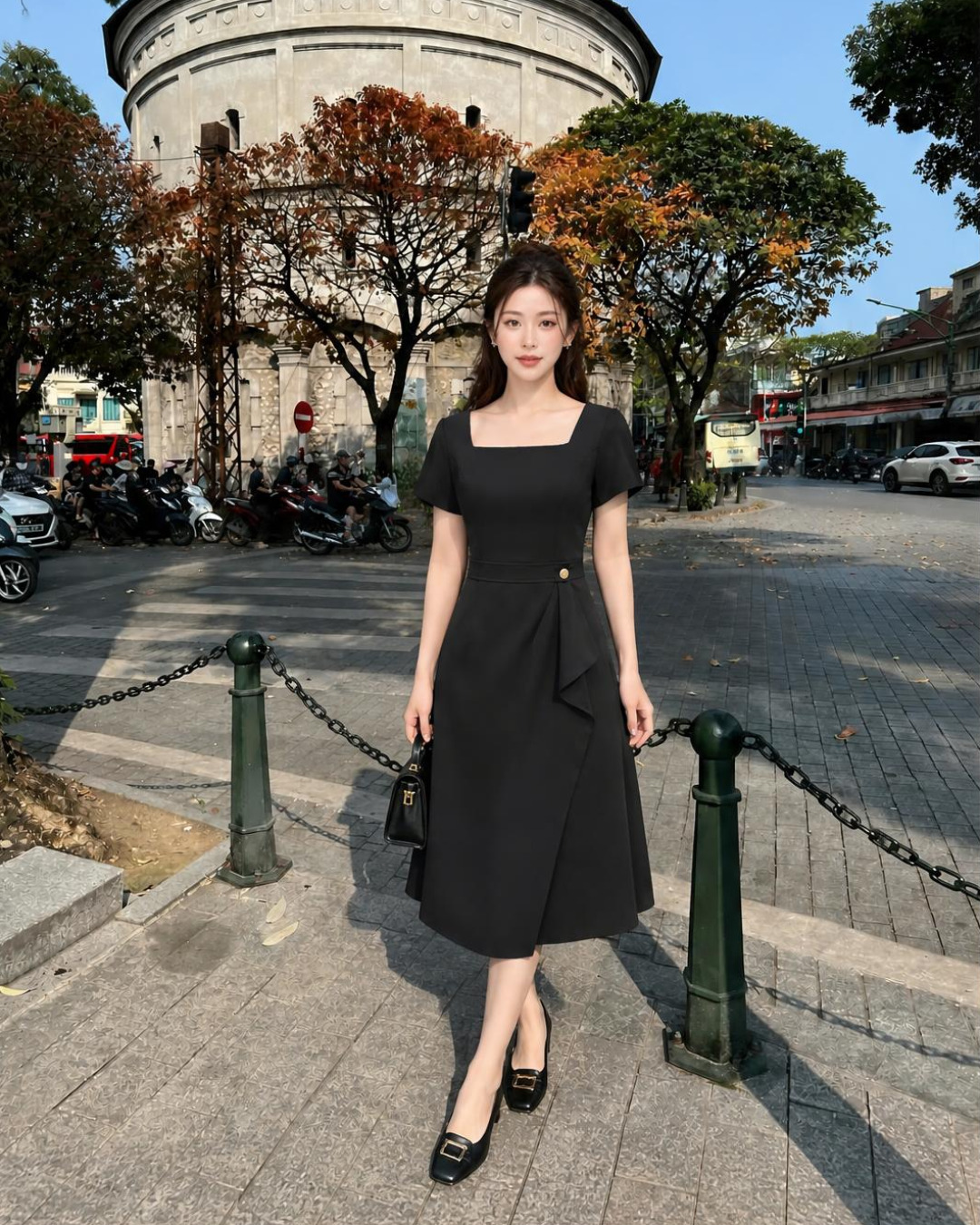 Nini – Váy Xoè A Midi Cổ vuông Bèo Chéo — Đen